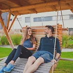 Nuhr Medical - & Restaurant - Ab 3 Naechte Vom 20 Mai Bis 25 Mai Inklusive Halbpension Mit 4 Gaenge Menue Yoga & Massage - Fuer Buchungen, Fragen Oder Sommerangebote Kontaktieren Sie Uns Gerne Senftenberg