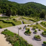 Nuhr Medical - & Restaurant - Ab 3 Naechte Vom 20 Mai Bis 25 Mai Inklusive Halbpension Mit 4 Gaenge Menue Yoga & Massage - Fuer Buchungen, Fragen Oder Sommerangebote Kontaktieren Sie Uns Gerne Bed & Breakfast