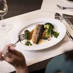 Nuhr Medical - & Restaurant - Ab 3 Naechte Vom 20 Mai Bis 25 Mai Inklusive Halbpension Mit 4 Gaenge Menue Yoga & Massage - Fuer Buchungen, Fragen Oder Sommerangebote Kontaktieren Sie Uns Gerne Bed & Breakfast Senftenberg