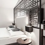 Nuhr Medical - & Restaurant - Ab 3 Naechte Vom 20 Mai Bis 25 Mai Inklusive Halbpension Mit 4 Gaenge Menue Yoga & Massage - Fuer Buchungen, Fragen Oder Sommerangebote Kontaktieren Sie Uns Gerne Bed & Breakfast
