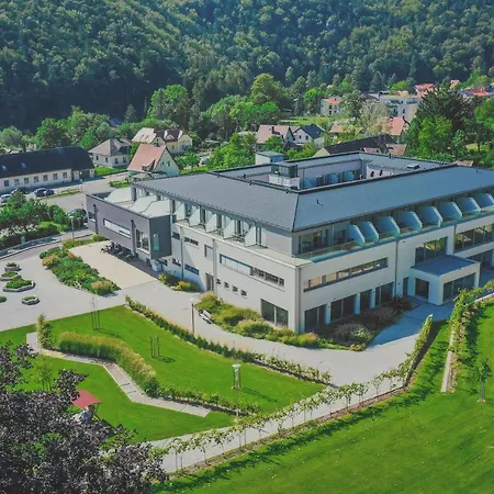 Bed & Breakfast Nuhr Medical - & Restaurant - Geniessen Sie Ab 2 Naechte Im Zeitraum Von 23 Bis 26 April Ein Kostenloses Weinfruehling-ticket Pro Person 4*