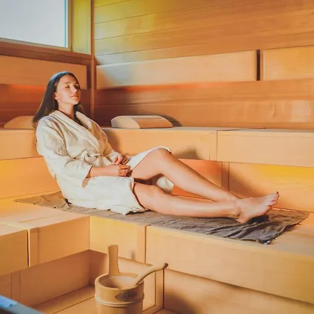 Nuhr Medical - & Restaurant - Ab 3 Naechten Im Zeitraum Vom 06 Juli Bis 30 August Geniessen Sie Pro Person Eine Kostenlose Massage-unser Naturteich Steht Ihnen Taeglich Von 10 Uhr Bis 18 Uhr Zur Verfuegung Inklusive Getraenke 4*