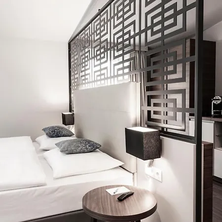 Nuhr Medical - Hotel & Restaurant - Ab 2 Naechte Von 13 Feb 26 - 15 Feb 26 Kostenlose Zimmerdekoration & 1 Flasche Sekt Fuer Den Valentinstag, Champagner & Kaviar Am 14 Feb Um 18 Uhr Bitte Tisch Vorreservieren Senftenberg