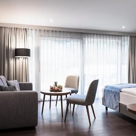 Bed & Breakfast Nuhr Medical - & Restaurant - Ab 3 Naechten Im Zeitraum Vom 06 Juli Bis 30 August Geniessen Sie Pro Person Eine Kostenlose Massage-unser Naturteich Steht Ihnen Taeglich Von 10 Uhr Bis 18 Uhr Zur Verfuegung Inklusive Getraenke Senftenberg