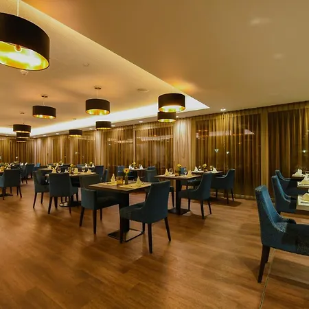 Nuhr Medical - & Restaurant - Ab 3 Naechten Im Zeitraum Vom 06 Juli Bis 30 August Geniessen Sie Pro Person Eine Kostenlose Massage-unser Naturteich Steht Ihnen Taeglich Von 10 Uhr Bis 18 Uhr Zur Verfuegung Inklusive Getraenke 4*