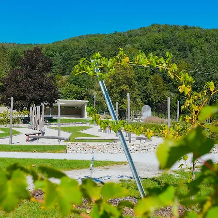 Nuhr Medical - & Restaurant - Ab 3 Naechte Vom 20 Mai Bis 25 Mai Inklusive Halbpension Mit 4 Gaenge Menue Yoga & Massage - Fuer Buchungen Oder Bei Fragen Kontaktieren Sie Uns Gerne 山夫顿堡