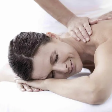 Nuhr Medical - & Restaurant - Ab 3 Naechten Im Zeitraum Vom 06 Juli Bis 30 August Geniessen Sie Pro Person Eine Kostenlose Massage-unser Naturteich Steht Ihnen Taeglich Von 10 Uhr Bis 18 Uhr Zur Verfuegung Inklusive Getraenke 4*