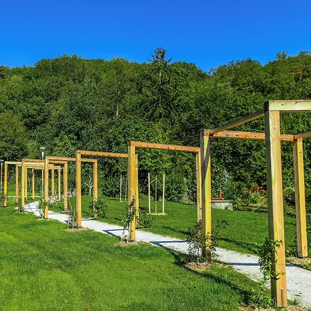 Nuhr Medical - Hotel & Restaurant - Ab 3 Naechte Vom 20 Mai Bis 25 Mai Inklusive Halbpension Mit 4 Gaenge Menue Yoga & Massage - Fuer Buchungen Oder Bei Fragen Kontaktieren Sie Uns Gerne סנפטנברג