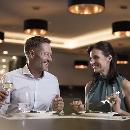 Bed & Breakfast Nuhr Medical - & Restaurant - Ab 3 Naechten Im Zeitraum Vom 06 Juli Bis 30 August Geniessen Sie Pro Person Eine Kostenlose Massage-unser Naturteich Steht Ihnen Taeglich Von 10 Uhr Bis 18 Uhr Zur Verfuegung Inklusive Getraenke Senftenberg