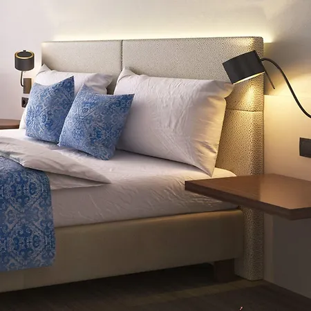Bed & Breakfast Nuhr Medical - & Restaurant - Ab 3 Naechten Im Zeitraum Vom 06 Juli Bis 30 August Geniessen Sie Pro Person Eine Kostenlose Massage-unser Naturteich Steht Ihnen Taeglich Von 10 Uhr Bis 18 Uhr Zur Verfuegung Inklusive Getraenke Senftenberg