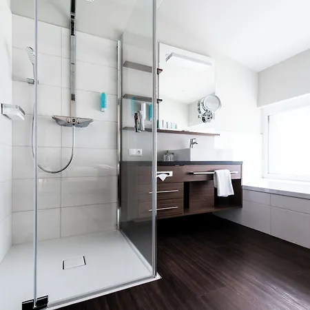 Nuhr Medical - & Restaurant - Geniessen Sie Ab 2 Naechte Im Zeitraum Von 23 Bis 26 April Ein Kostenloses Weinfruehling-ticket Pro Person Bed & Breakfast