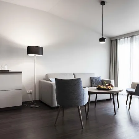 Nuhr Medical - Hotel & Restaurant - Ab 2 Naechte Von 13 Feb 26 - 15 Feb 26 Kostenlose Zimmerdekoration & 1 Flasche Sekt Fuer Den Valentinstag, Champagner & Kaviar Am 14 Feb Um 18 Uhr Bitte Tisch Vorreservieren Nocleg ze śniadaniem