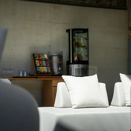 Bed & Breakfast Nuhr Medical - & Restaurant - Ab 3 Naechten Im Zeitraum Vom 06 Juli Bis 30 August Geniessen Sie Pro Person Eine Kostenlose Massage-unser Naturteich Steht Ihnen Taeglich Von 10 Uhr Bis 18 Uhr Zur Verfuegung Inklusive Getraenke Senftenberg