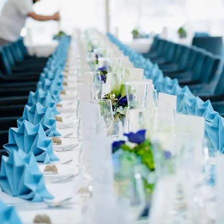 Bed & Breakfast Nuhr Medical - & Restaurant - Ab 3 Naechten Im Zeitraum Vom 06 Juli Bis 30 August Geniessen Sie Pro Person Eine Kostenlose Massage-unser Naturteich Steht Ihnen Taeglich Von 10 Uhr Bis 18 Uhr Zur Verfuegung Inklusive Getraenke Senftenberg