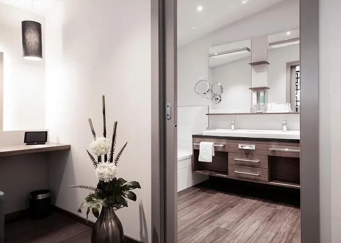 Panzió Nuhr Medical - Hotel & Restaurant - Ab 3 Naechte Vom 20 Mai Bis 25 Mai Inklusive Halbpension Mit 4 Gaenge Menue Yoga & Massage - Fuer Buchungen Oder Bei Fragen Kontaktieren Sie Uns Gerne