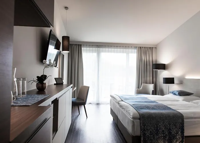 Nuhr Medical - Hotel & Restaurant - Ab 3 Naechte Vom 20 Mai Bis 25 Mai Inklusive Halbpension Mit 4 Gaenge Menue Yoga & Massage - Fuer Buchungen Oder Bei Fragen Kontaktieren Sie Uns Gerne Panzió