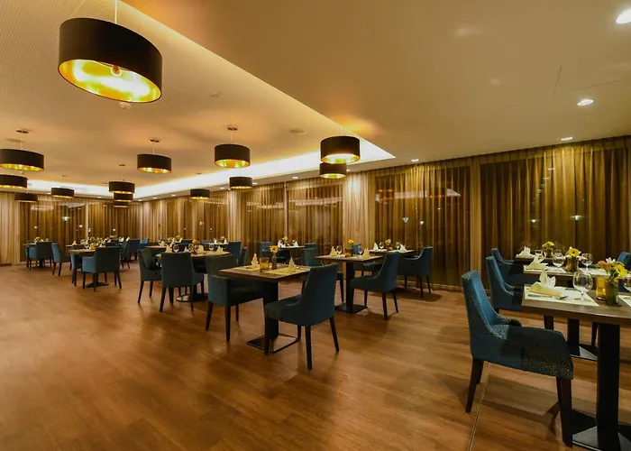 Nuhr Medical - & Restaurant - Ab 3 Naechte Vom 20 Mai Bis 25 Mai Inklusive Halbpension Mit 4 Gaenge Menue Yoga & Massage - Fuer Buchungen Oder Bei Fragen Kontaktieren Sie Uns Gerne 4*