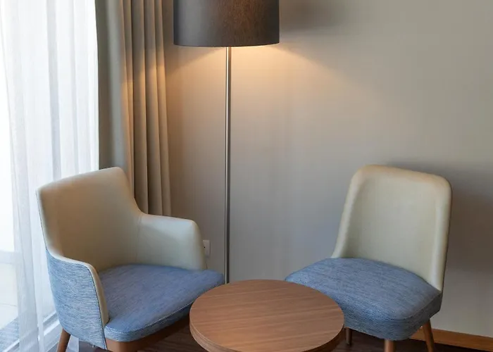 Nuhr Medical - Hotel & Restaurant - Ab 3 Naechte Vom 20 Mai Bis 25 Mai Inklusive Halbpension Mit 4 Gaenge Menue Yoga & Massage - Fuer Buchungen Oder Bei Fragen Kontaktieren Sie Uns Gerne Bed & Breakfast 4*