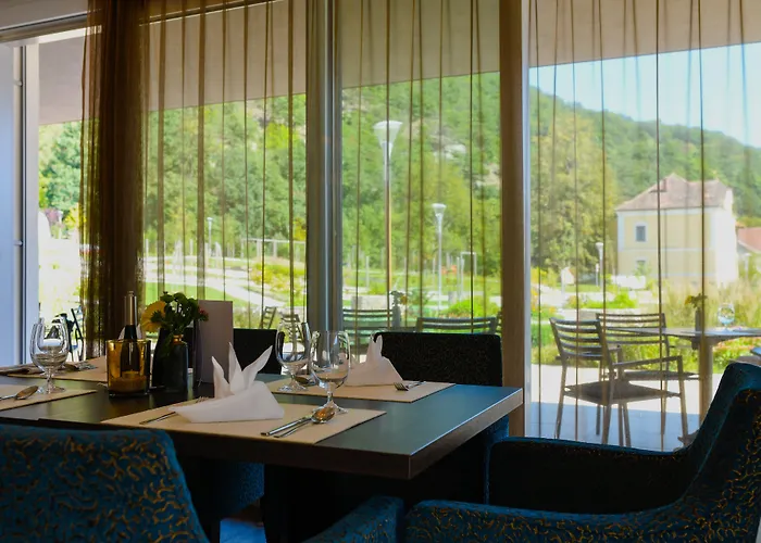 Nuhr Medical - Hotel & Restaurant - Ab 3 Naechte Vom 20 Mai Bis 25 Mai Inklusive Halbpension Mit 4 Gaenge Menue Yoga & Massage - Fuer Buchungen Oder Bei Fragen Kontaktieren Sie Uns Gerne 4* Senftenberg