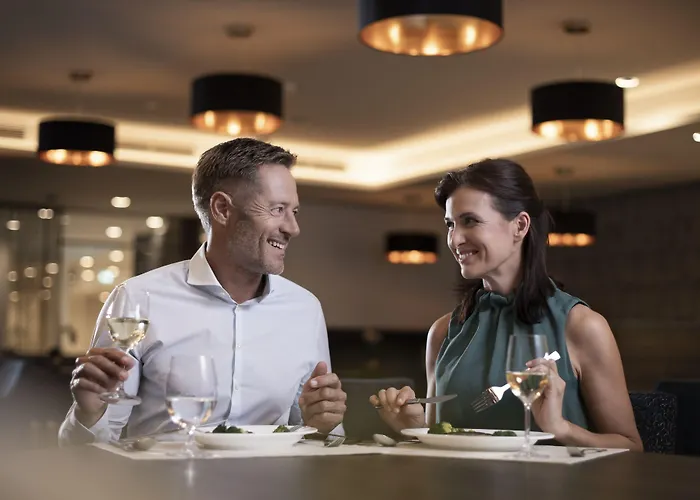 住宿加早餐酒店 Nuhr Medical - & Restaurant - Ab 3 Naechte Vom 20 Mai Bis 25 Mai Inklusive Halbpension Mit 4 Gaenge Menue Yoga & Massage - Fuer Buchungen Oder Bei Fragen Kontaktieren Sie Uns Gerne 山夫顿堡