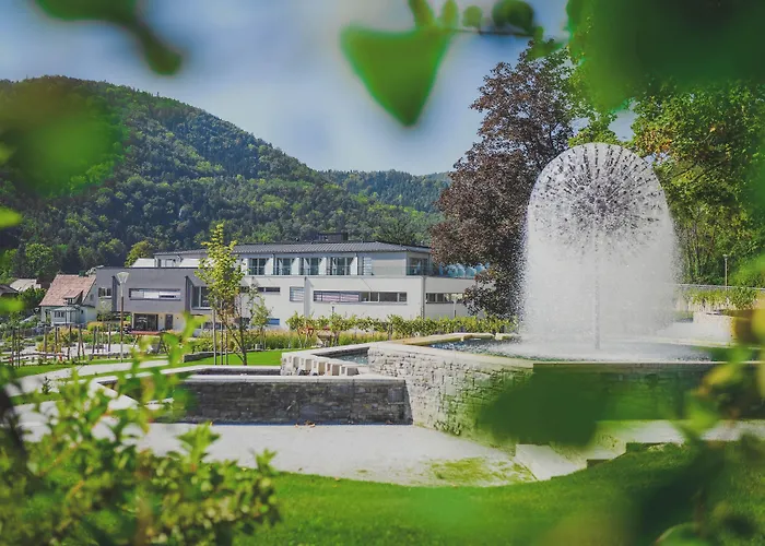 Nuhr Medical - & Restaurant - Ab 3 Naechte Vom 20 Mai Bis 25 Mai Inklusive Halbpension Mit 4 Gaenge Menue Yoga & Massage - Fuer Buchungen Oder Bei Fragen Kontaktieren Sie Uns Gerne 4*