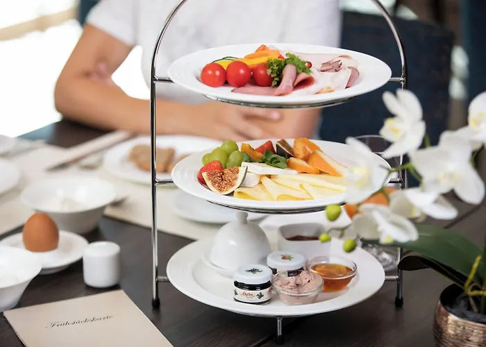 Nuhr Medical - & Restaurant - Ab 3 Naechte Vom 20 Mai Bis 25 Mai Inklusive Halbpension Mit 4 Gaenge Menue Yoga & Massage - Fuer Buchungen Oder Bei Fragen Kontaktieren Sie Uns Gerne 住宿加早餐酒店