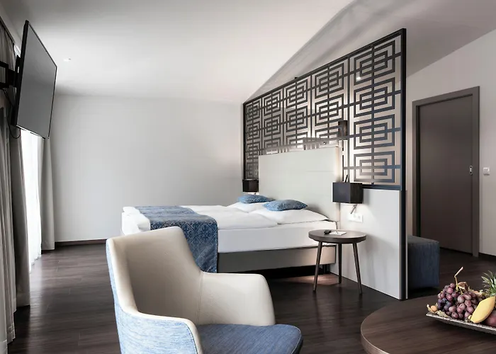 Nuhr Medical - & Restaurant - Ab 3 Naechte Vom 20 Mai Bis 25 Mai Inklusive Halbpension Mit 4 Gaenge Menue Yoga & Massage - Fuer Buchungen Oder Bei Fragen Kontaktieren Sie Uns Gerne 住宿加早餐酒店