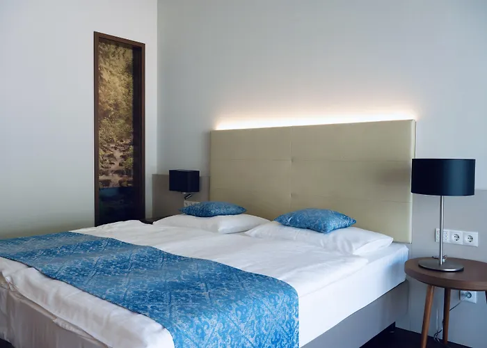 Nuhr Medical - Hotel & Restaurant - Ab 3 Naechte Vom 20 Mai Bis 25 Mai Inklusive Halbpension Mit 4 Gaenge Menue Yoga & Massage - Fuer Buchungen Oder Bei Fragen Kontaktieren Sie Uns Gerne 4* Senftenberg