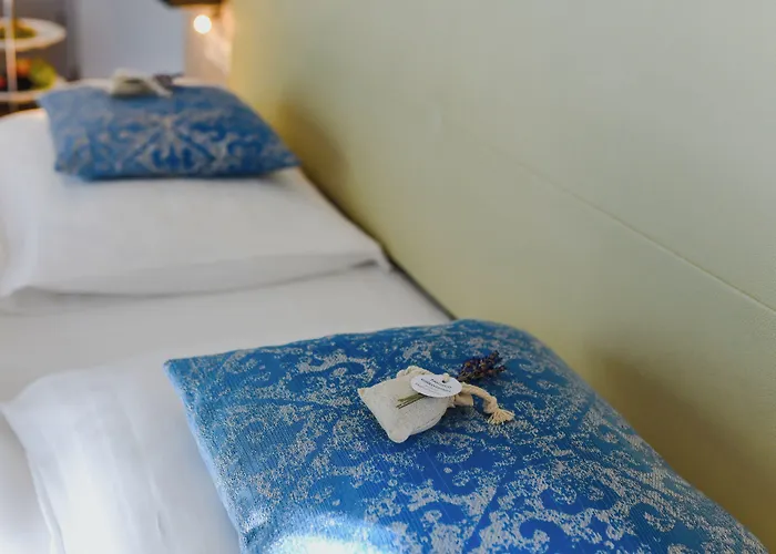 Nuhr Medical - Hotel & Restaurant - Ab 3 Naechte Vom 20 Mai Bis 25 Mai Inklusive Halbpension Mit 4 Gaenge Menue Yoga & Massage - Fuer Buchungen Oder Bei Fragen Kontaktieren Sie Uns Gerne