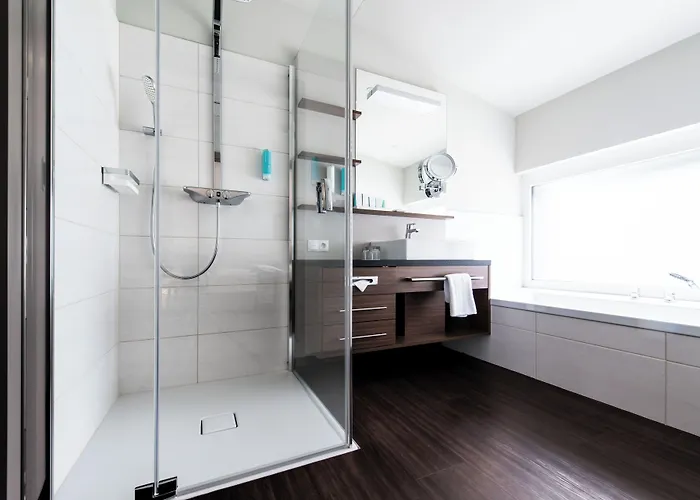 Nuhr Medical - & Restaurant - Ab 3 Naechte Vom 20 Mai Bis 25 Mai Inklusive Halbpension Mit 4 Gaenge Menue Yoga & Massage - Fuer Buchungen Oder Bei Fragen Kontaktieren Sie Uns Gerne 住宿加早餐酒店