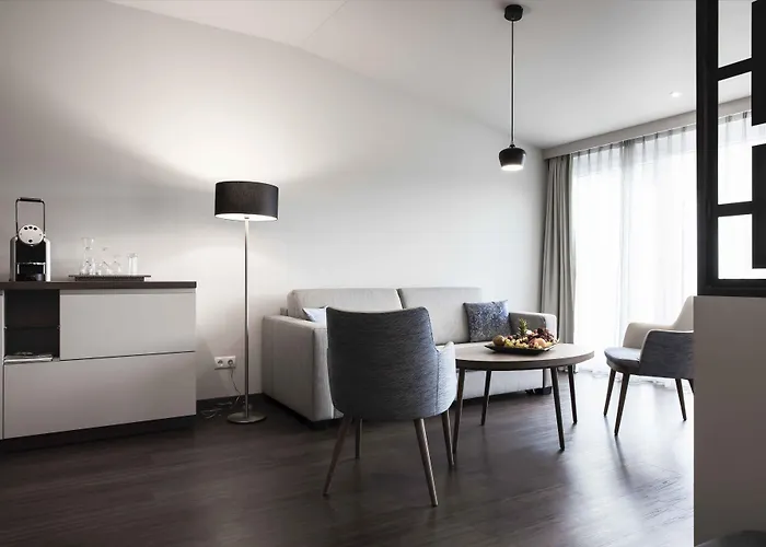 Nuhr Medical - Hotel & Restaurant - Ab 3 Naechte Vom 20 Mai Bis 25 Mai Inklusive Halbpension Mit 4 Gaenge Menue Yoga & Massage - Fuer Buchungen Oder Bei Fragen Kontaktieren Sie Uns Gerne Panzió